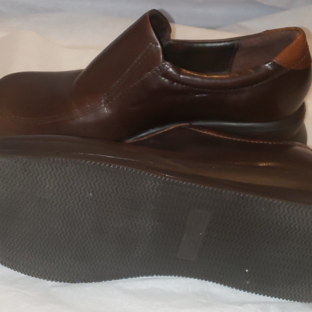 Shoes - Picture 5 of 5